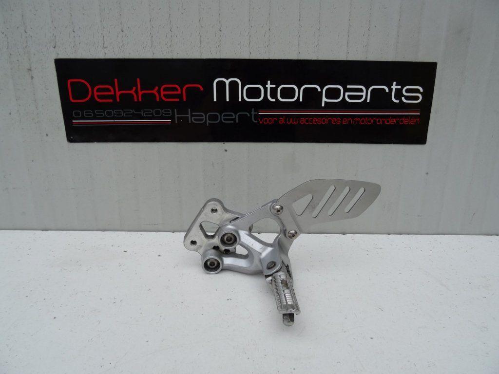 Linker Schetsplaat / Voetsteun Suzuki GSXR750 GSXR600 2006 >, Motoren, Gebruikt, -, -, Ophalen of Verzenden