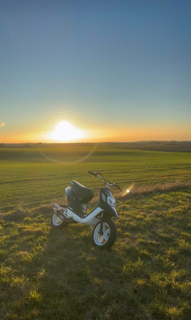 Booster mbk nieuw model, Fietsen en Brommers, Brommers | Overige merken, Ophalen, Zo goed als nieuw, 50 cc