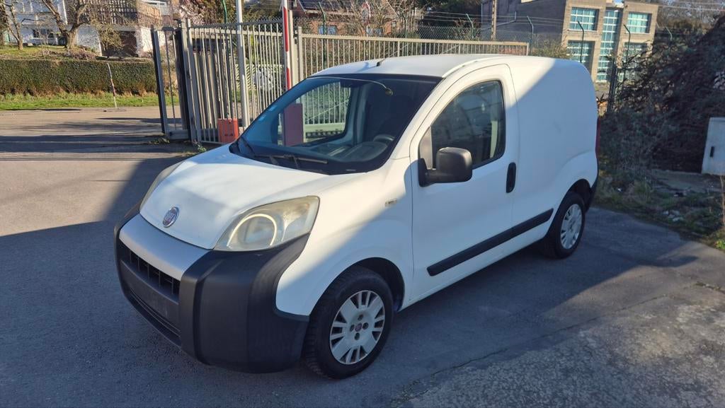 FIAT FIORINO 1.3JTD AIRCO AIRCO PINK LEAF VAN BOUWJAAR 2010, Auto's, 50 kW, Zwart, Parkeersensor, Wit