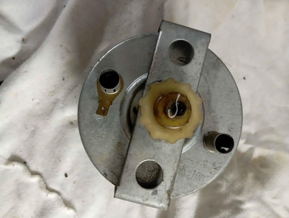 compteur kilométrique + clignotant  avant wartburg 353, Autos : Pièces & Accessoires, Enlèvement, Utilisé, Autres marques automobiles