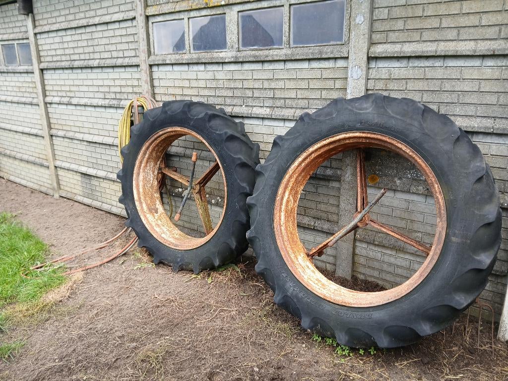 dubbellucht banden(36) molcon 3, Zakelijke goederen, Landbouw | Onderdelen | Banden, Velgen en Assen, Ophalen