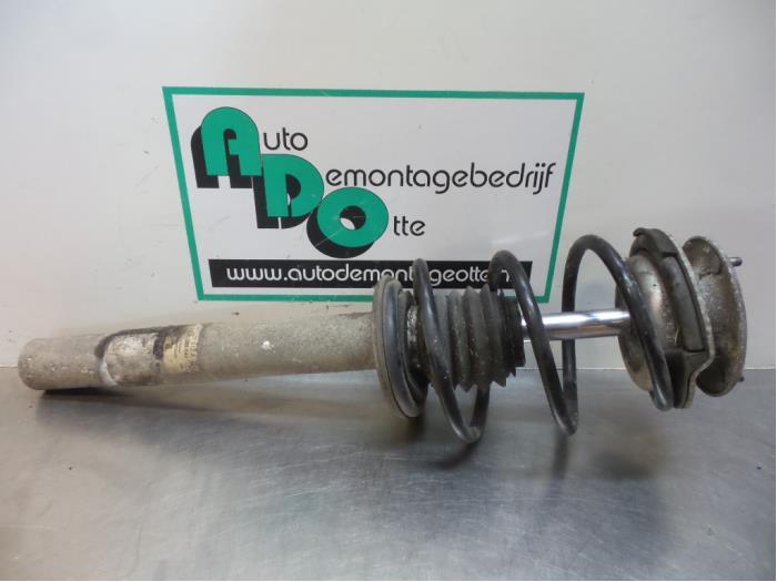 Barre amortisseur avant gauche d'un BMW 5-Serie (5-Serie 95-, -, 3 mois de garantie, Utilisé, -