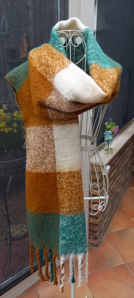 Leuke sjaal, Kleding | Dames, Mutsen, Sjaals en Handschoenen, Ophalen of Verzenden, Sjaal