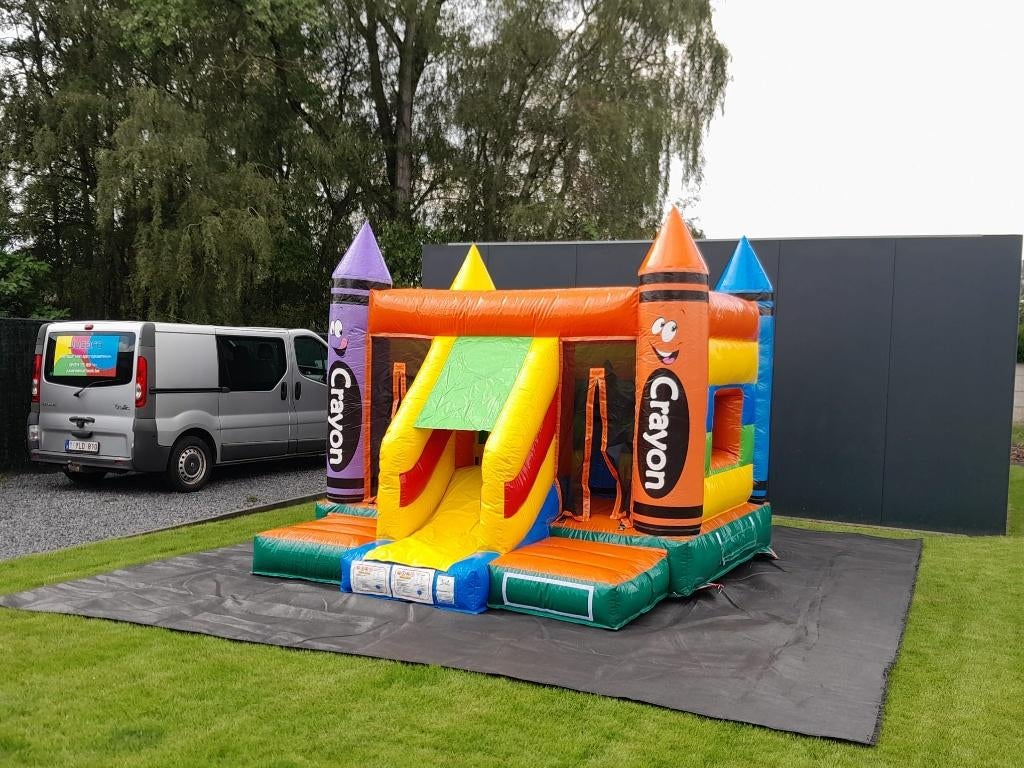 Kleurtjes springkasteel te huur, Hobby & Loisirs créatifs, Articles de fête | Location, Enlèvement