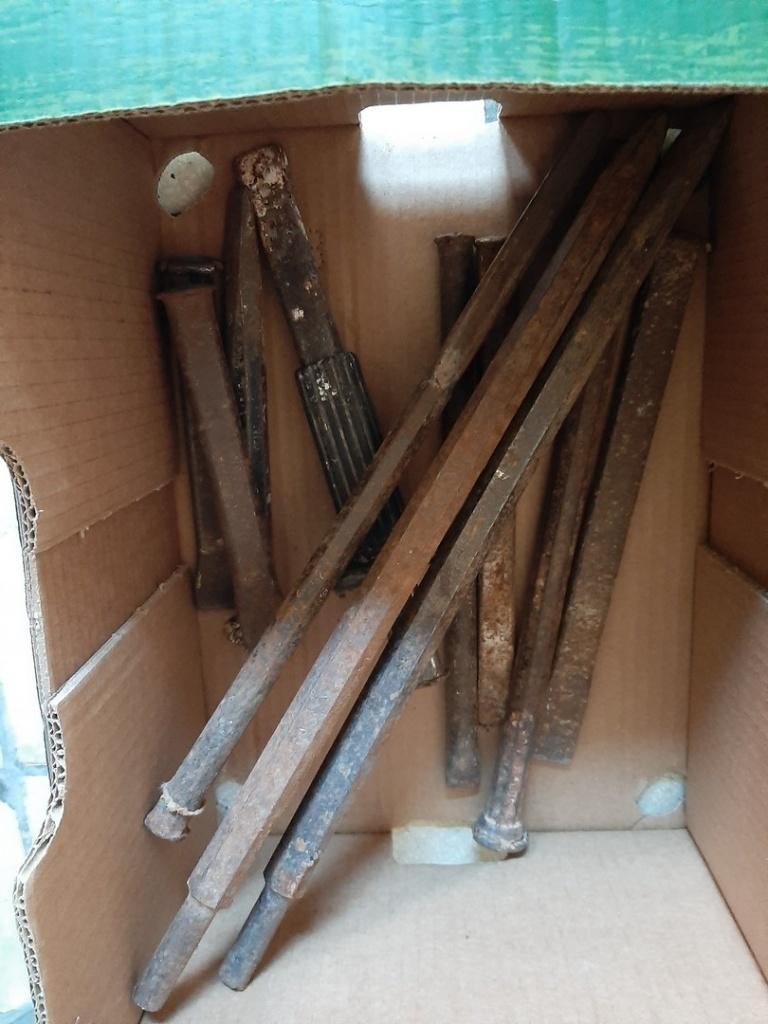 GEREEDSCHAP ALLERLEI 15/PER BAK OF 40 EURO TOTAAL, Ophalen