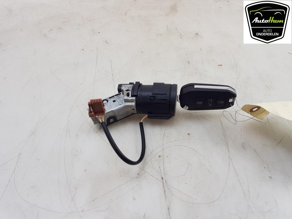 CONTACTSLOT + SLEUTEL Opel Crossland (X) (01-2017/05-2018), Dhr. J. Ham, Gebruikt, Administratie@autoham.nl, Opel