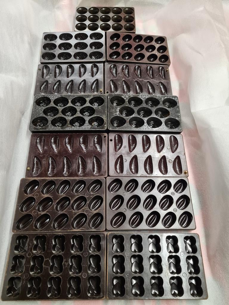 Bakelieten pralinevormen, Ophalen