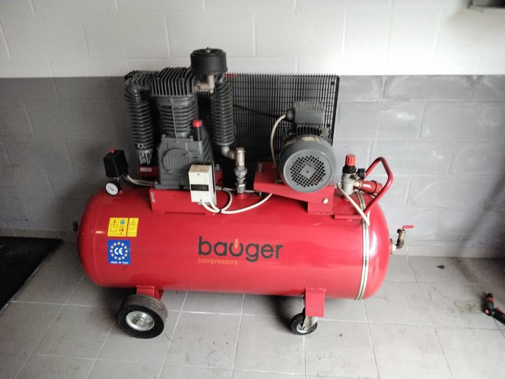 Compresseur  professionnel bauger, Bricolage & Construction, Compresseurs, Enlèvement, Comme neuf