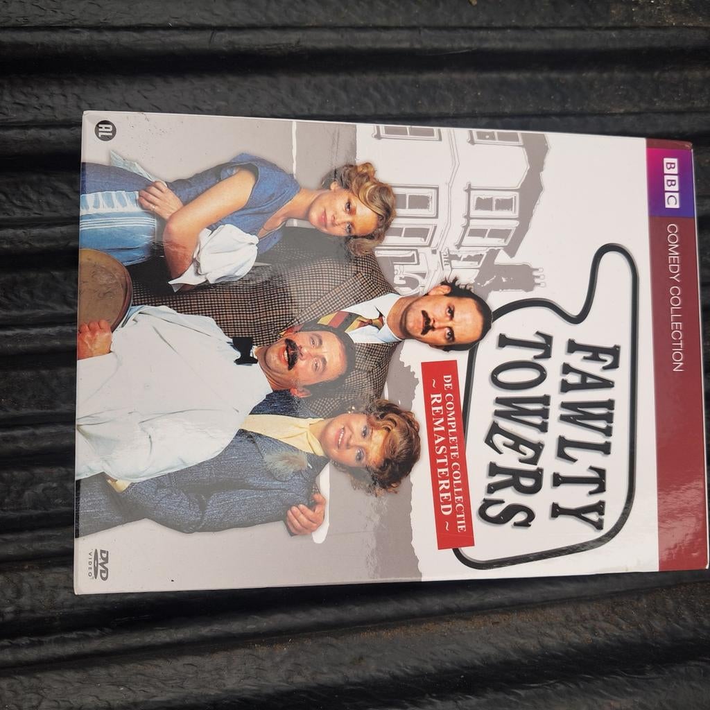 Dvd box fawlty towers, Postzegels en Munten, Postzegels | Europa | UK, Ophalen