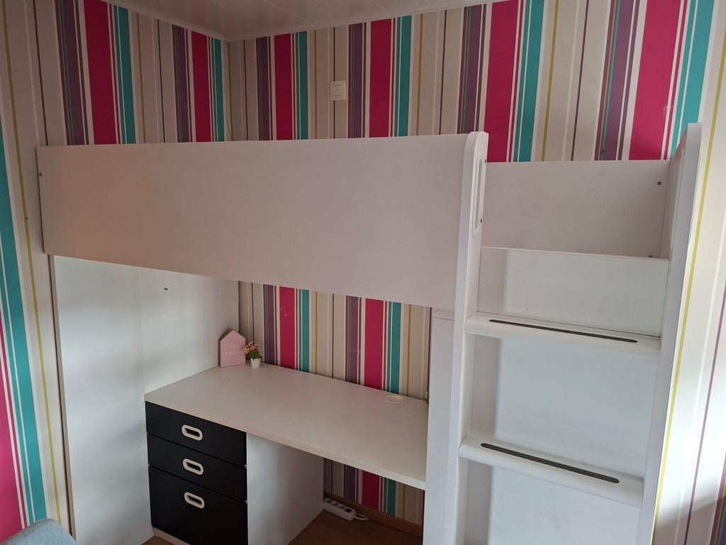 Witte hoogslaper met ruime bureau en kast., Kinderen en Baby's, Kinderkamer | Stapelbedden en Hoogslapers, Ophalen, Gebruikt, Hoogslaper