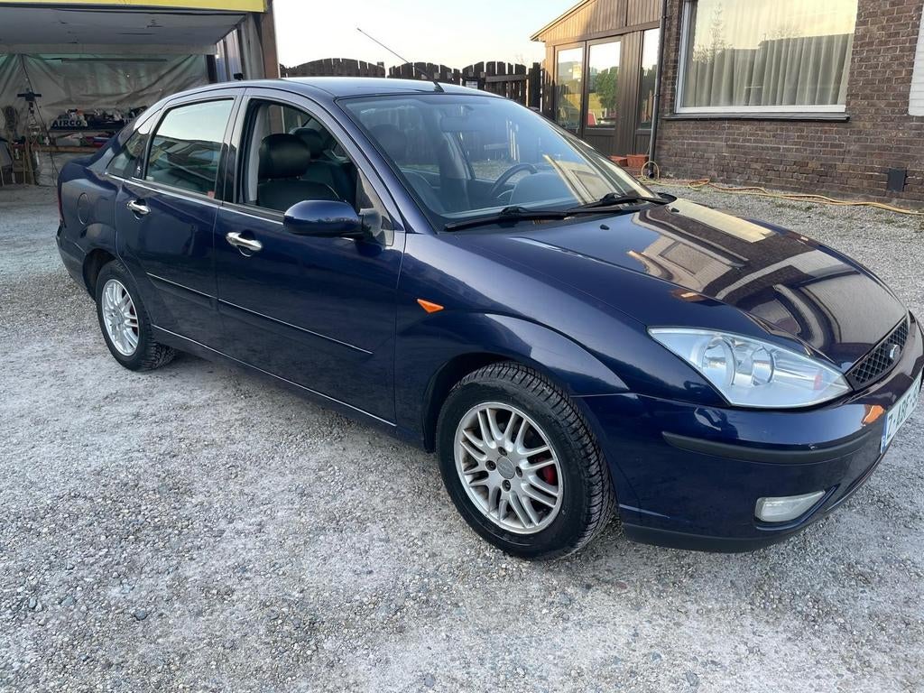 Ford Focus Ghia 4d sedan 1.6i 5vit EU4 152dkm EXPORT, Autos, Ford, Achat, 4 portes, Boîte manuelle, Noir