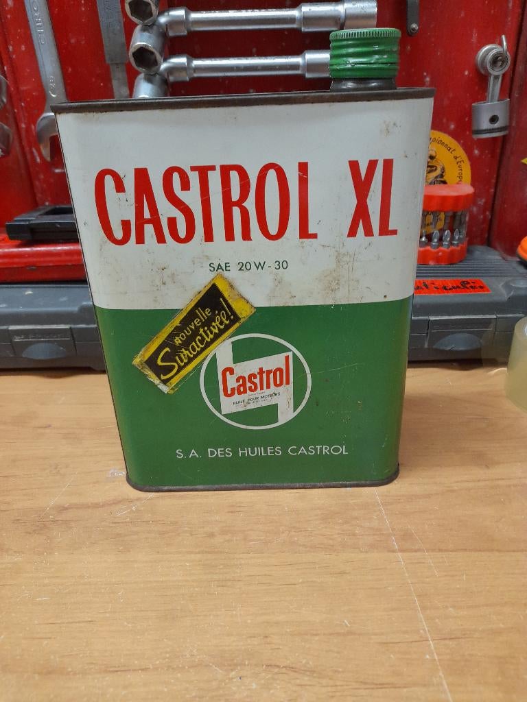 oud, overactief, leeg olieblikje van Castrol, Ophalen of Verzenden, Gebruikt, Overige typen