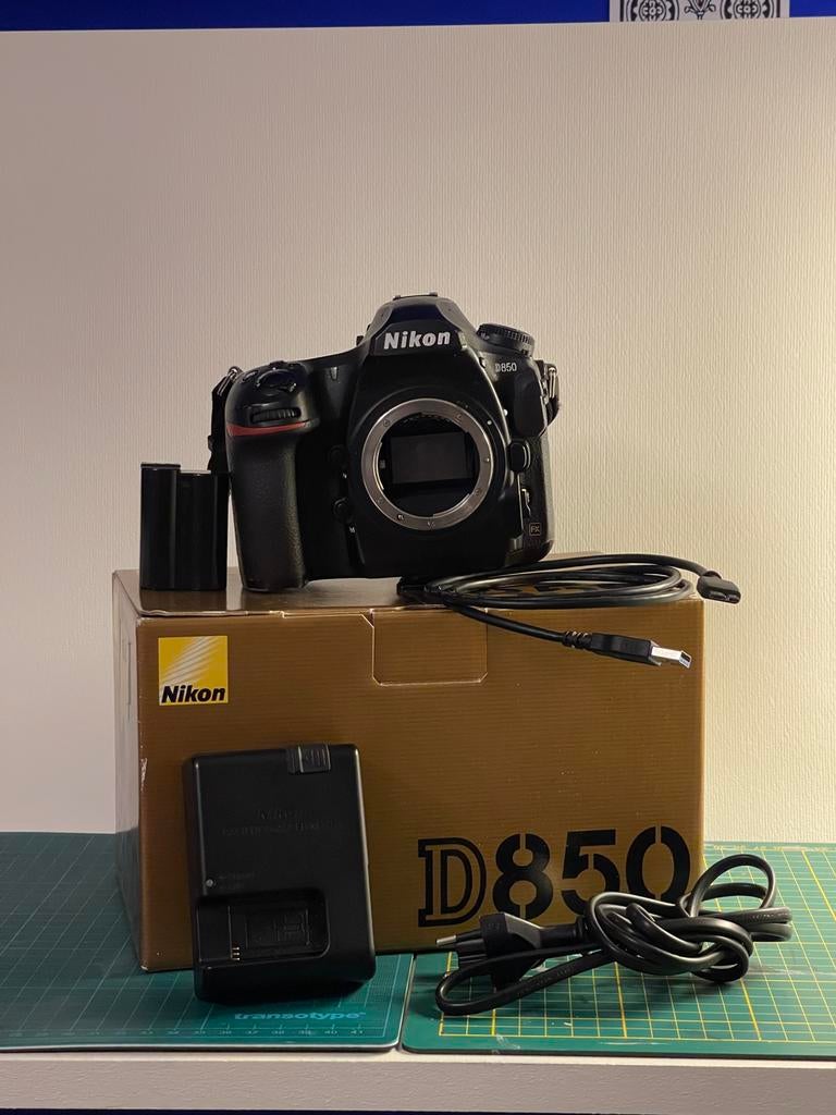 Body Nikon D850 + XQD card + Case, TV, Hi-fi & Vidéo, Enlèvement ou Envoi, Comme neuf, Nikon
