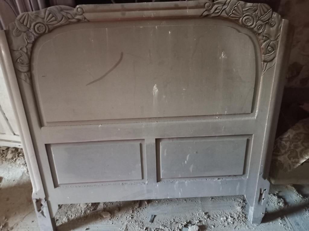 Armoire et tête de lit a restaurer, Enlèvement