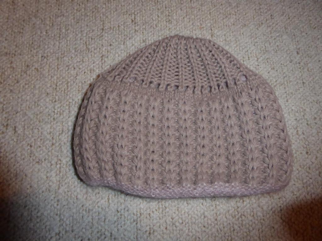 Chapeau (inspiré par Veritas), Vêtements | Femmes, Bonnets, Écharpes & Gants, Porté, Bonnet, Enlèvement