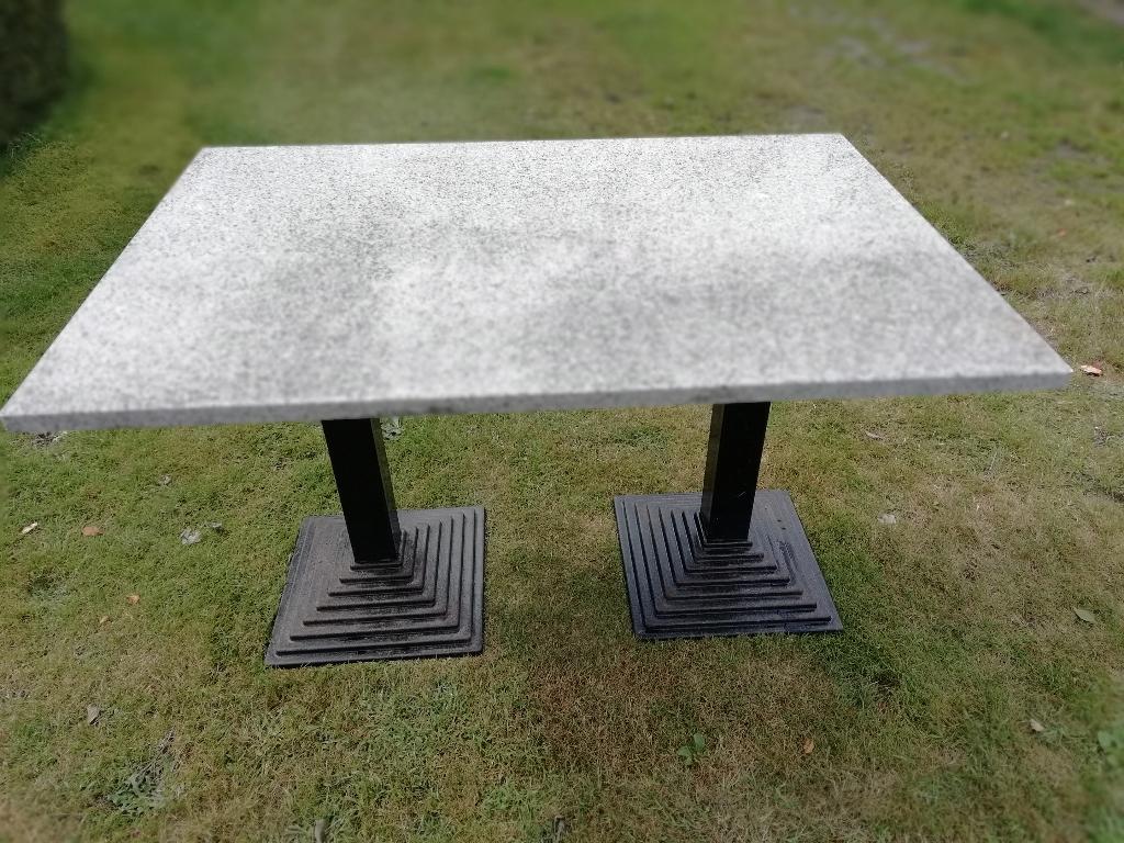 Tuintafels, Enlèvement