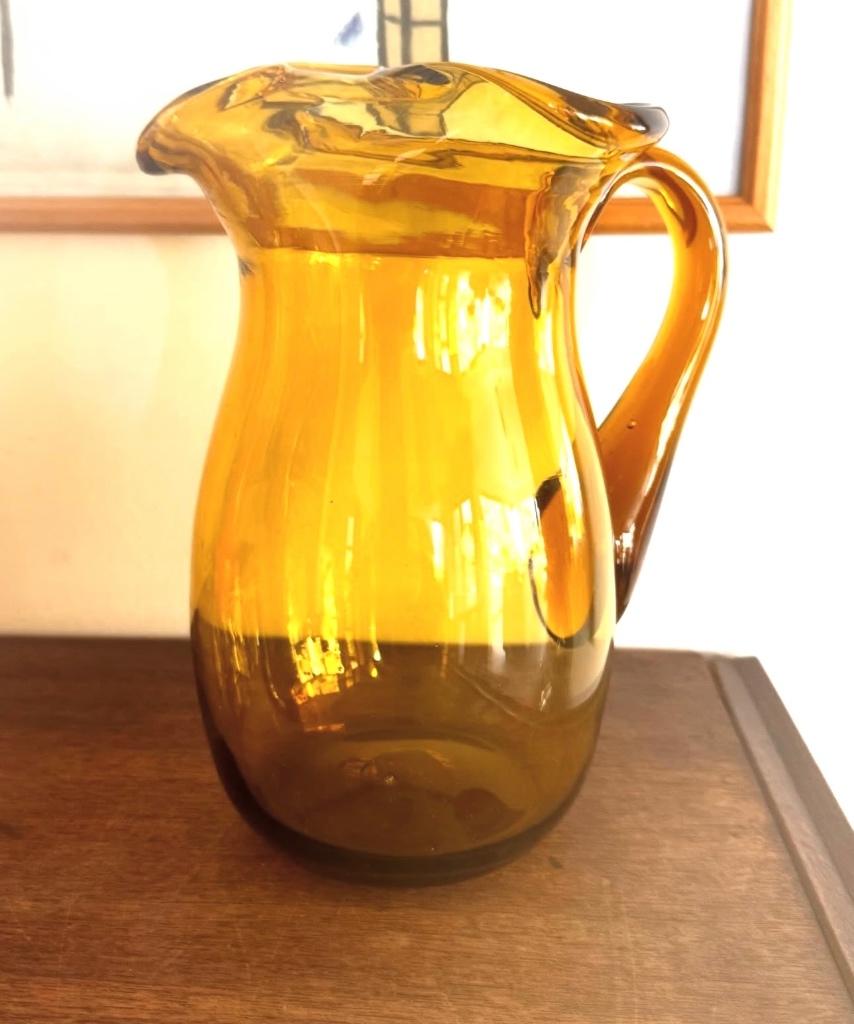 Carafe à eau en verre ambré, Antiquités & Art, Enlèvement ou Envoi