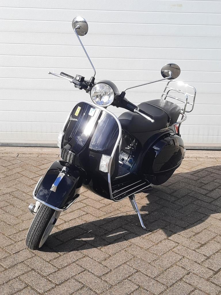 Vespa px 125cc  met maar 5236km, Fietsen en Brommers, Ophalen
