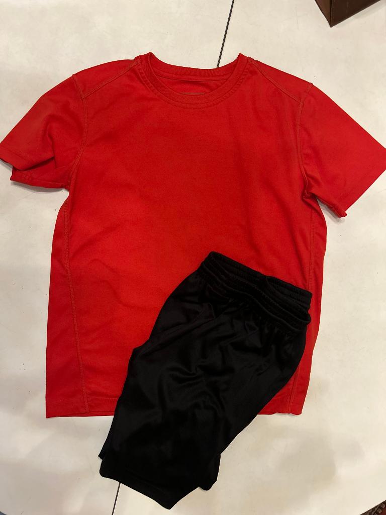 VOETBAL shirt + broekje  - maat 134/140, Sport en Fitness, Voetbal, Ophalen of Verzenden, Shirt