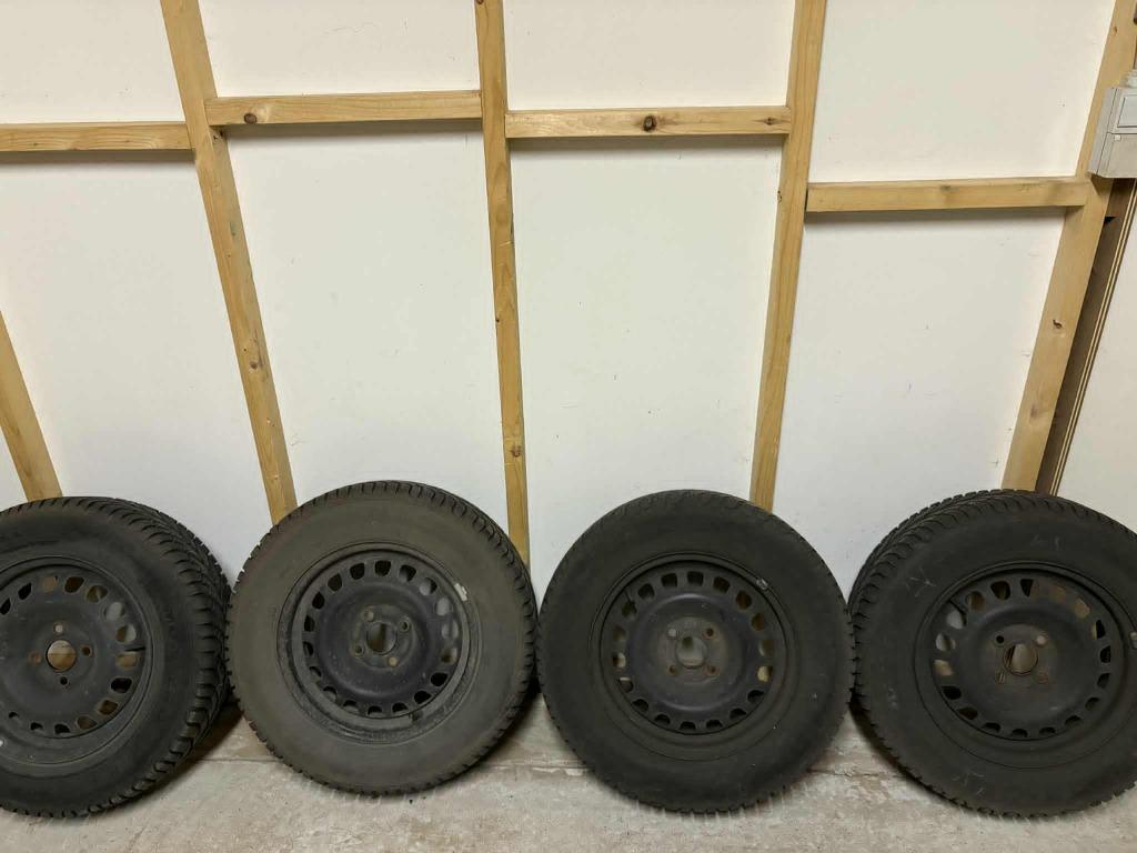 4 winterbanden opel corsa, Auto-onderdelen, Banden en Velgen, Ophalen, Gebruikt, Overige maten, Band(en)