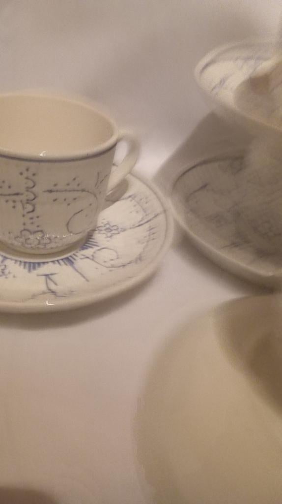 Tasse et sous-tasse a moka Boch Copenhague 8€ l unite, Ophalen of Verzenden, Zo goed als nieuw, Keramiek, Kop(pen) en/of Schotel(s)