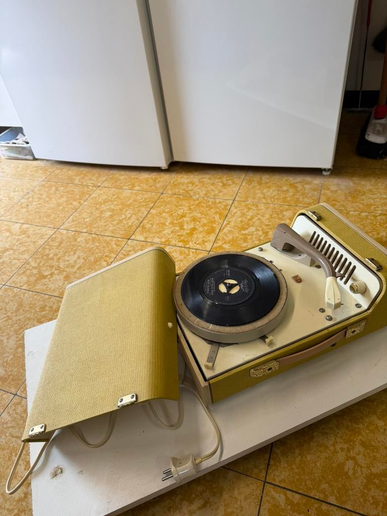 Phillips platenspeler, Enlèvement