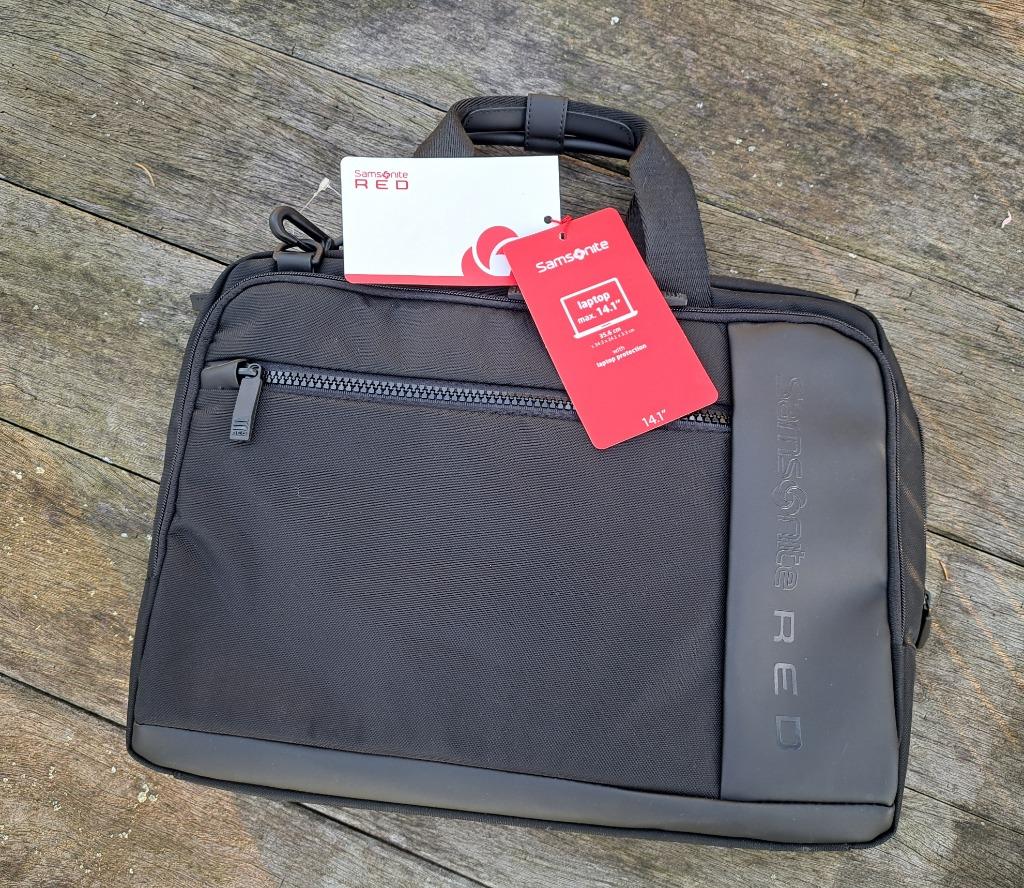 Samsonite Darkahn 14 inch laptop tas, Computers en Software, Laptoptassen, Ophalen of Verzenden, 14 inch, Nieuw, Schoudertas