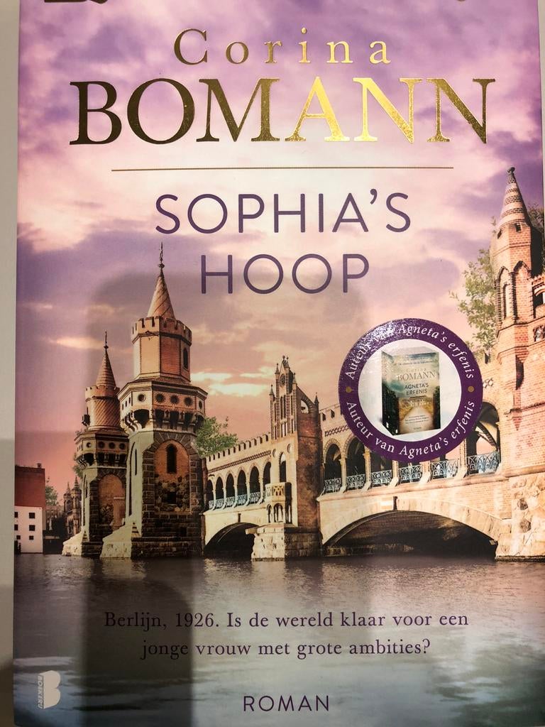 Corina Bomann ‘Sophia’s Hoop’ deel 1 De kleuren v schoonheid, Boeken, Ophalen of Verzenden, Zo goed als nieuw