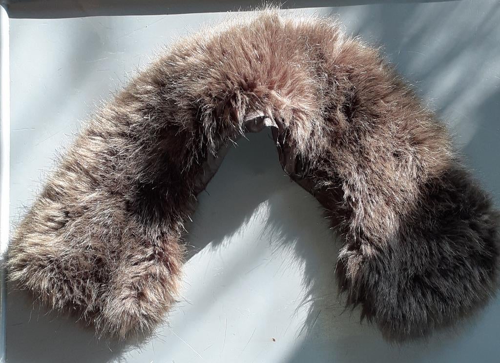 Col de manteau amovible en fausse fourrure brune, Comme neuf