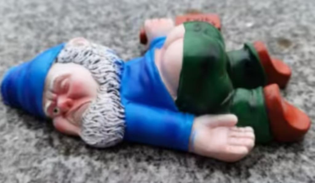 Belle statue de jardin Drunk Garden Gnome bleue (15 cm), Jardin & Terrasse, Enlèvement ou Envoi, Neuf, Nain de jardin