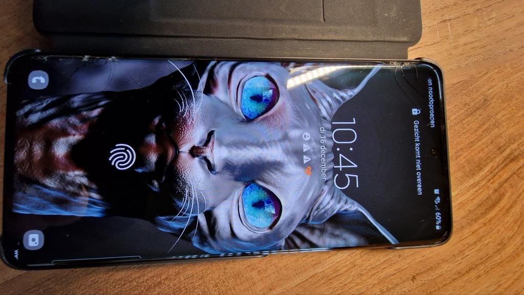 Samsung S20 plus, gebarsten scherm, valt niet zo op., Ophalen of Verzenden