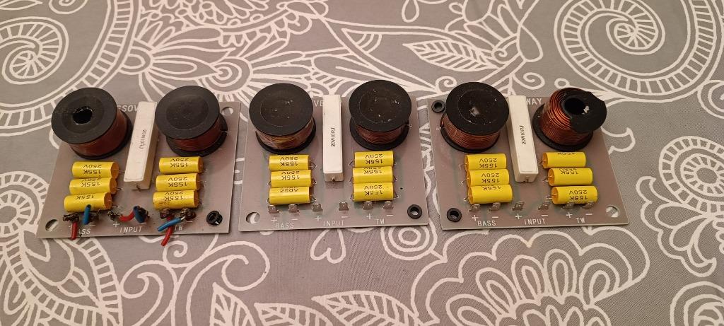 3 x Filtres 2 voies  / Crossovers 2 way, Enlèvement ou Envoi