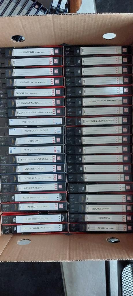 K7 opgenomen VHS-video + originele K7 VHS, Huis en Inrichting, Woonaccessoires | Cd- en Dvd-rekken, Ophalen, Gebruikt