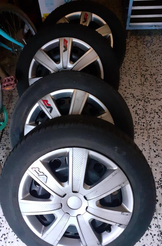 URGENT LOT DE 4 PNEUS NEIGE SUR JANTES, Enlèvement, Utilisé