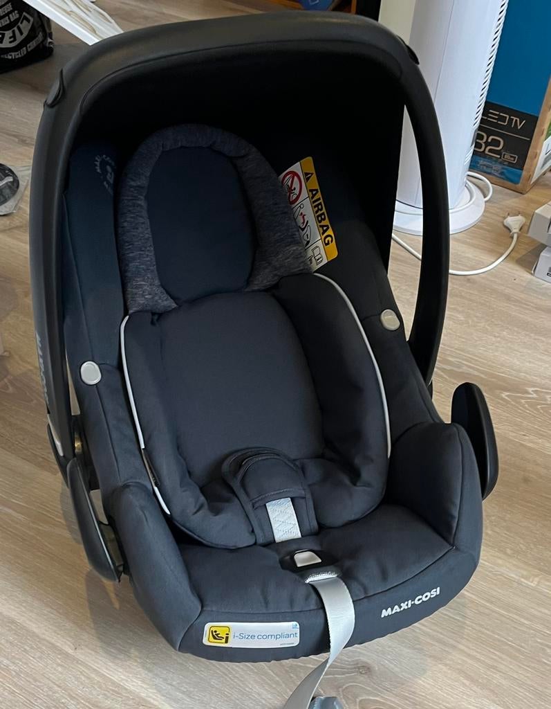 Maxi cosi Pebble + reducteur, Enfants & Bébés, Sièges auto, Enlèvement, Comme neuf