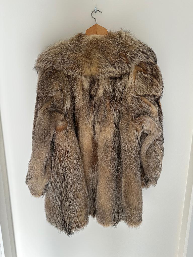 Bontmantel - wolf, Kleding | Dames, Jassen | Winter, Ophalen, Gedragen, Maat 38/40 (M), Beige