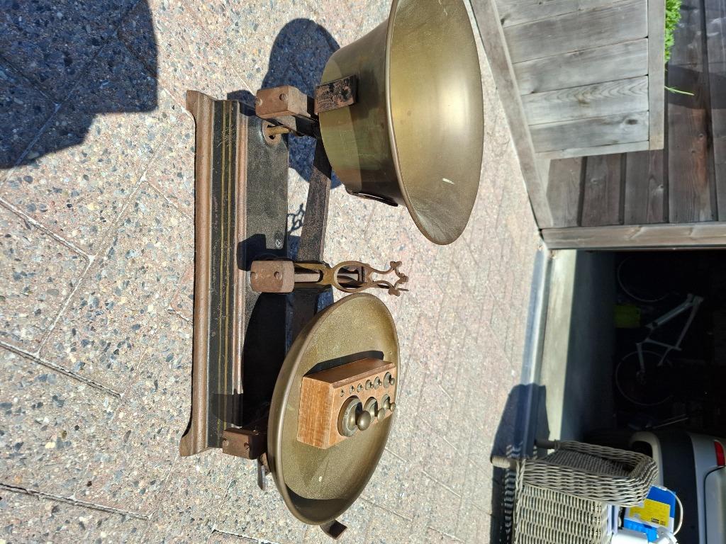 Oude weegschaal, Elektronische apparatuur, Weegschalen, Ophalen, Gebruikt