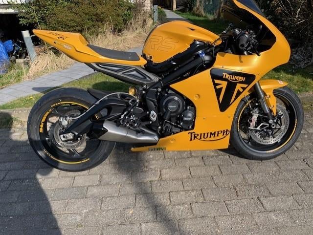 triumph spreet triple 2023 8000km equipé piste, Motorrijbewijs A, Bedrijf, Super Sport, 765 cc