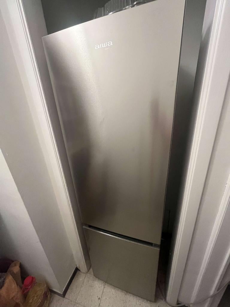 AIWA Frigo + congélateur bas – Bon état, Avec compartiment congélateur, 160 cm ou plus, Comme neuf, Enlèvement