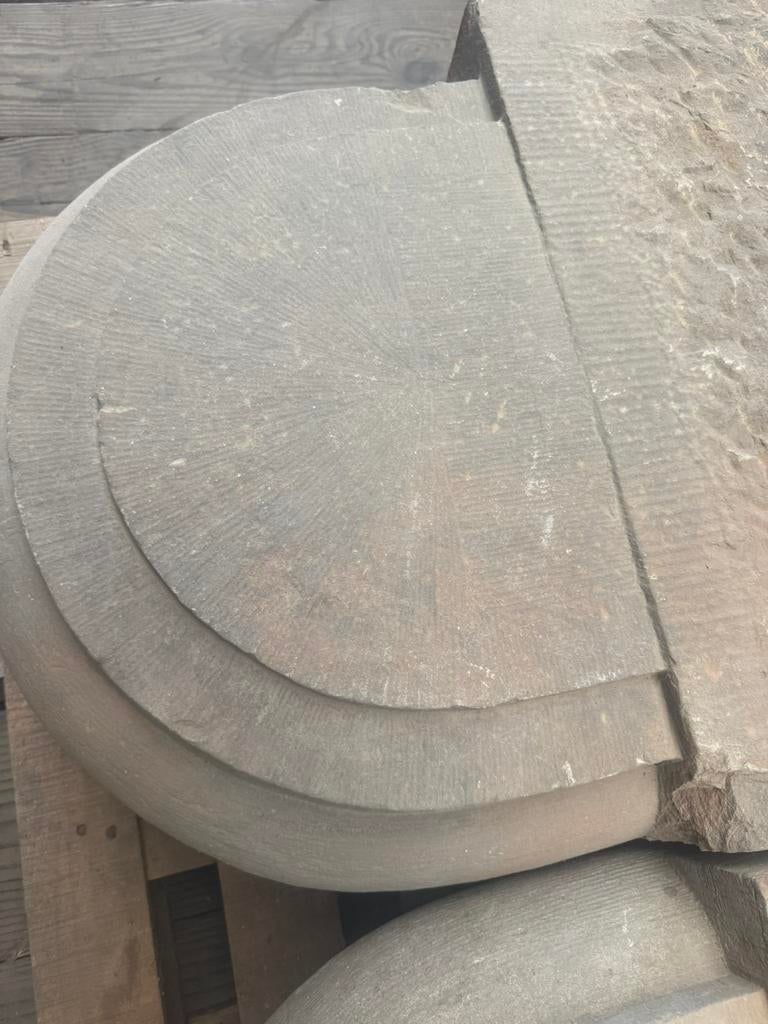 Oude arduinen consoles, ornamenten in blauwsteen, Tuin en Terras, Palen, Balken en Planken, Gebruikt, Ophalen