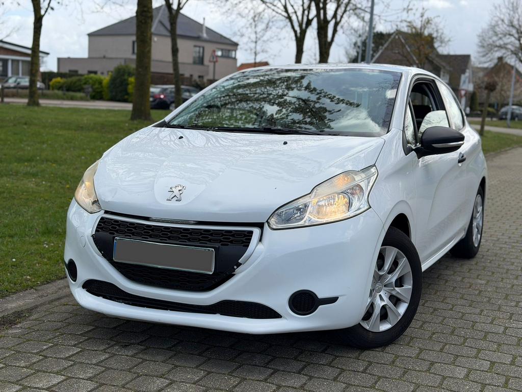 Peugeot 208 1.2i ! * 144 000 km ! Bj2014 Euro 5, Autos, Euro 5, Achat, Entreprise, Boîte manuelle