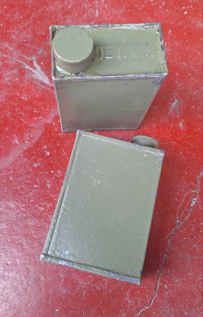 Bidons huile Vickers, Enlèvement