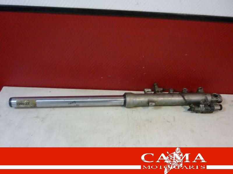 TUBE DE FOURCHE AVANT DROIT GPZ 600 R (GPZ600R ZX600A), Motos, Dhr. S. di Majo, Utilisé, Info@cama-motorparts.nl, P.J. Troelstraweg 8 8
3144 CX  MAASSLUIS, NL