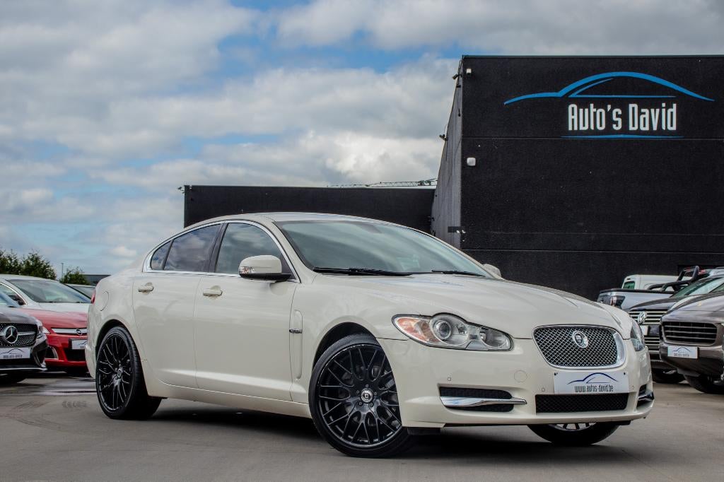 Jaguar XF 2.7 V6 aut. / CAMERA / STUURWIELVERWARMING, Auto's, Jaguar, Automaat, 4 deurs, Achterwielaandrijving, 199 g/km