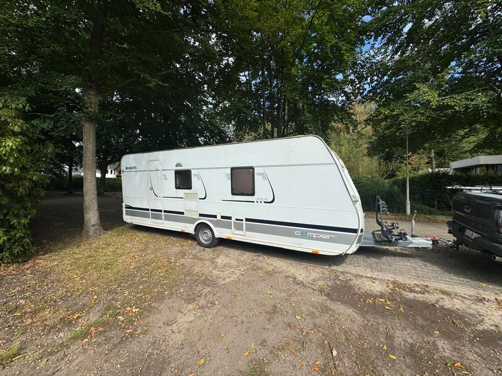 Dethleff caravan 560 fmk met stabelbedden achter, Caravans en Kamperen, Caravans, Particulier, Frans bed, Airco, Ophalen