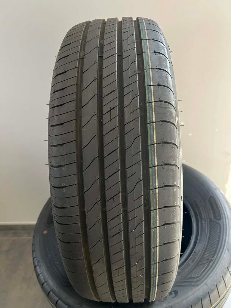 PNEUS D'ÉTÉ GOODYEAR 215/65/R16 NEUFS, Autos : Pièces & Accessoires, Neuf, 215 mm, 16 pouces, Véhicule de tourisme