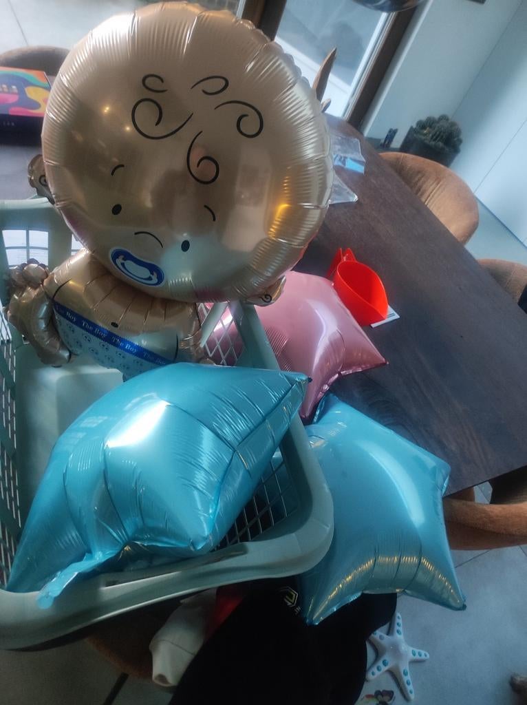 Gender reveal party. Versiering. Decoratie., Ophalen