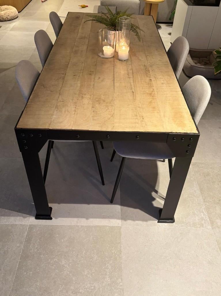 Metalen massief mangohouten industriële eettafel 8-10 pers, Huis en Inrichting, Tafels | Eettafels, Gebruikt, 200 cm of meer, 50 tot 100 cm