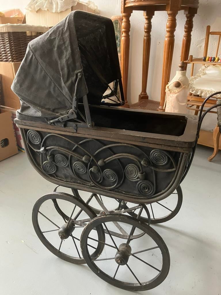 landau pour poupée vintage, Enlèvement