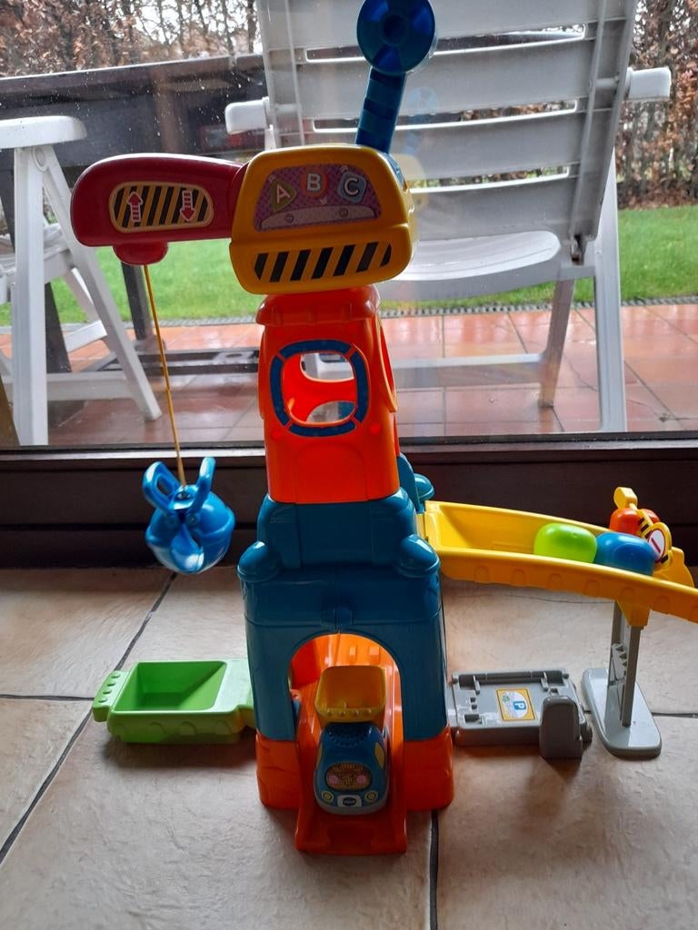 V-tech, chantier de construction, grue avec camion et batter, Enlèvement ou Envoi, Comme neuf, 2 à 4 ans